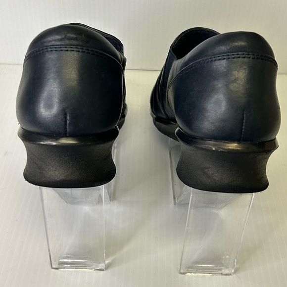 💙”Clark’s” Women’s Navy Leather Comfort Shoes💙 - Picture 7 of 16